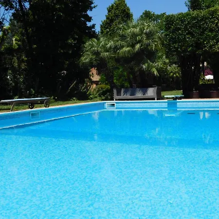 Appartement Con Piscina Immersa Nel *
