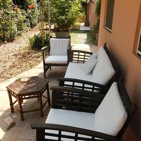 Con Piscina Immersa Nel Appartement