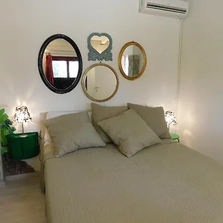 Con Piscina Immersa Nel Appartement
