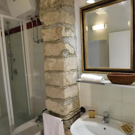 Con Piscina Immersa Nel Appartement *