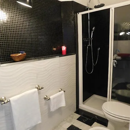 Con Piscina Immersa Nel Cascina (Pisa)